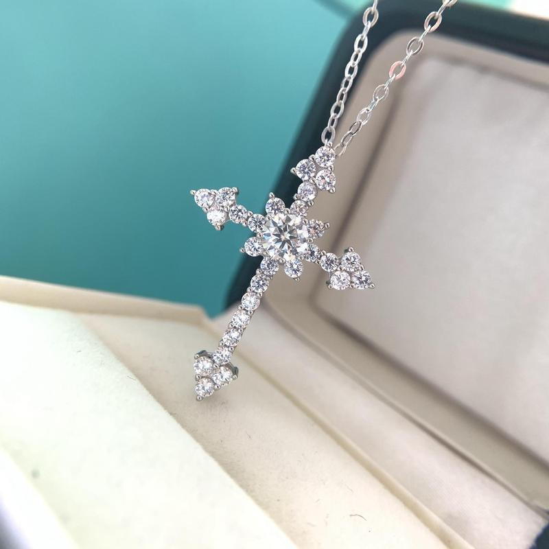 【N18 Innovation Cross】 925 Sterling Silver Moissanite Necklace - MOTEMCO